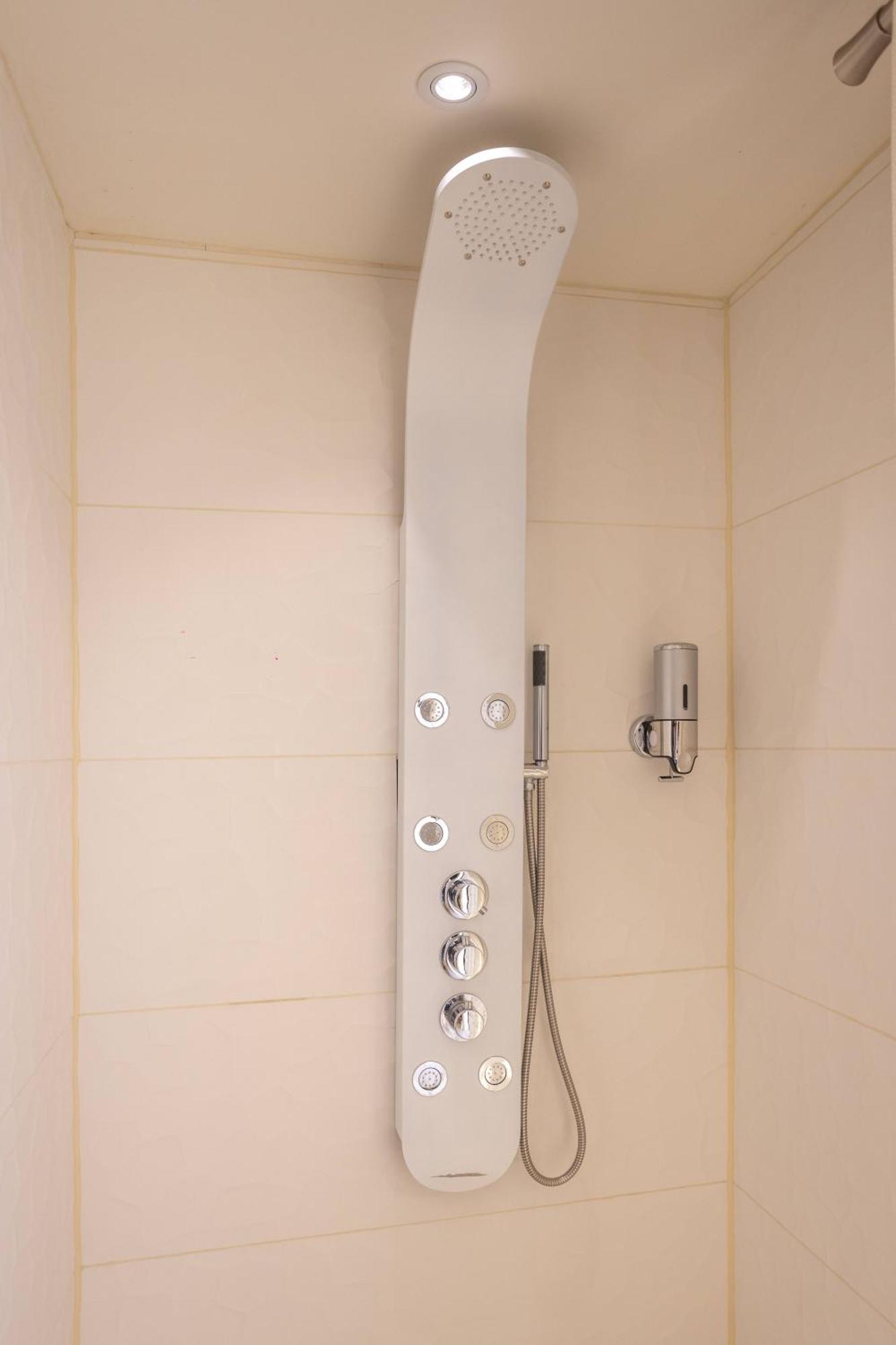 Les Suites Love 3 Spa Vue Mer Piscine Marseille Exterior photo