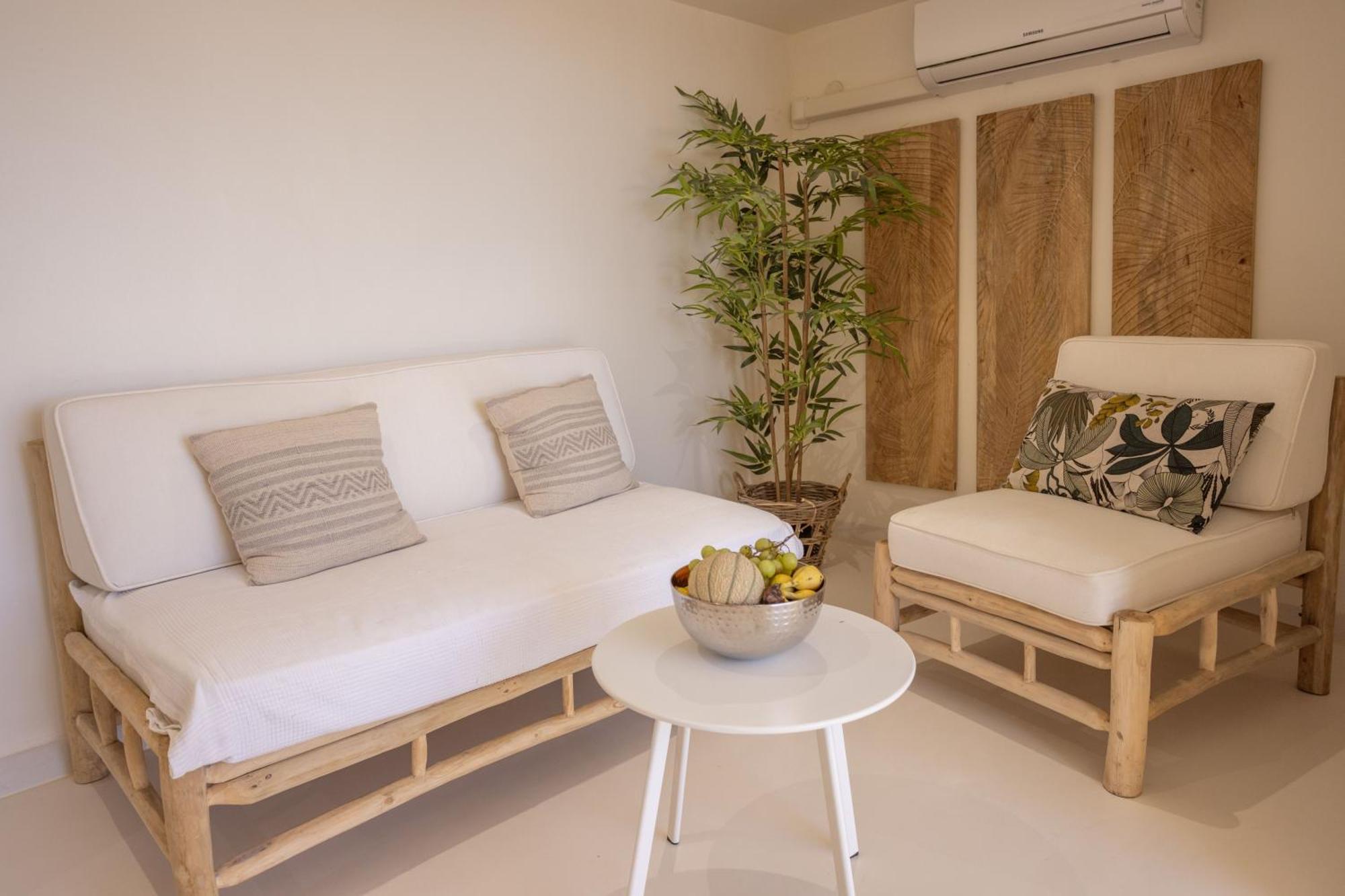Les Suites Love 3 Spa Vue Mer Piscine Marseille Exterior photo